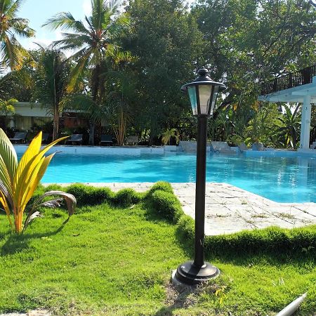 Lucky Beach Resort Trincomalee Ngoại thất bức ảnh