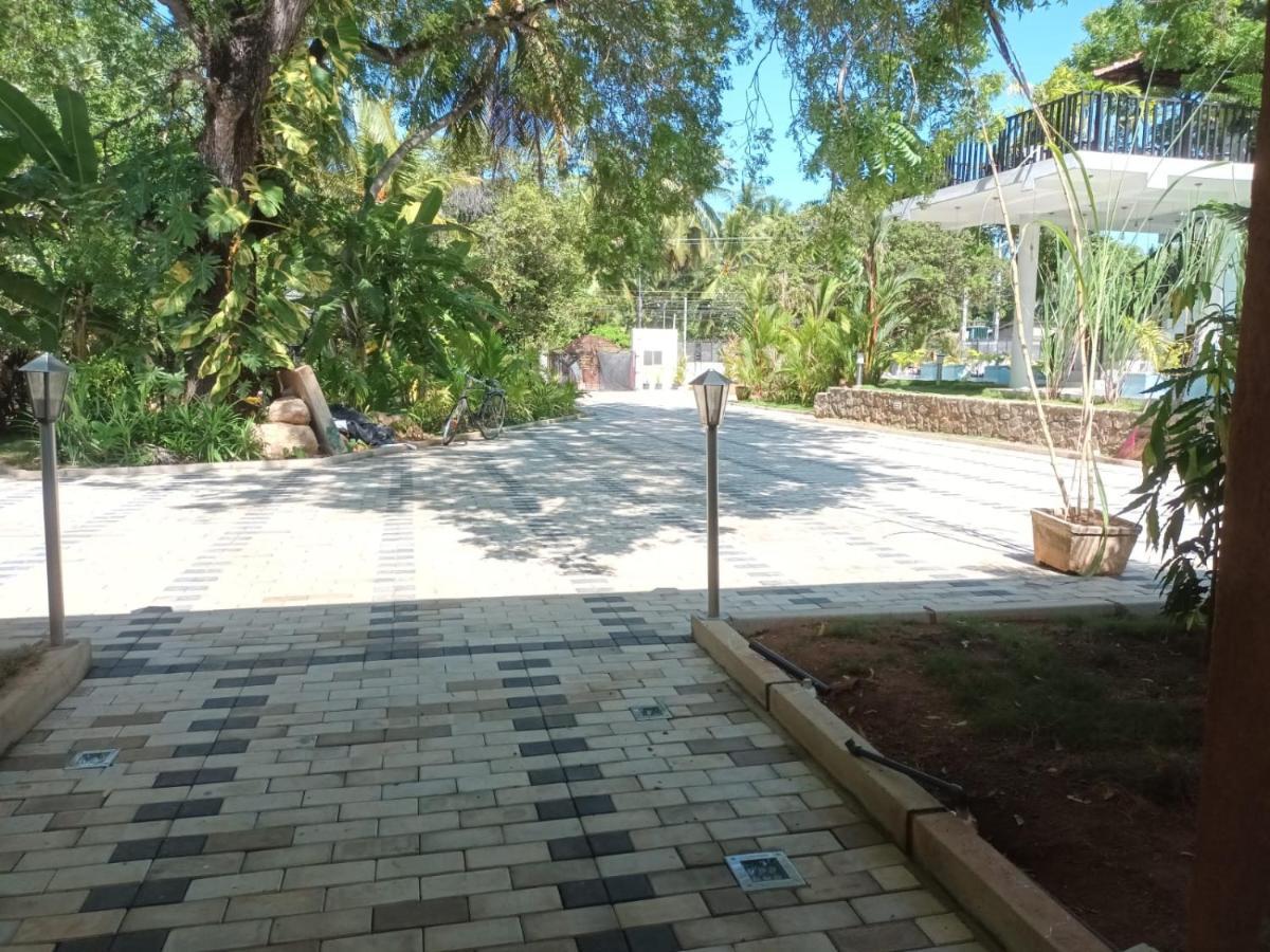 Lucky Beach Resort Trincomalee Ngoại thất bức ảnh