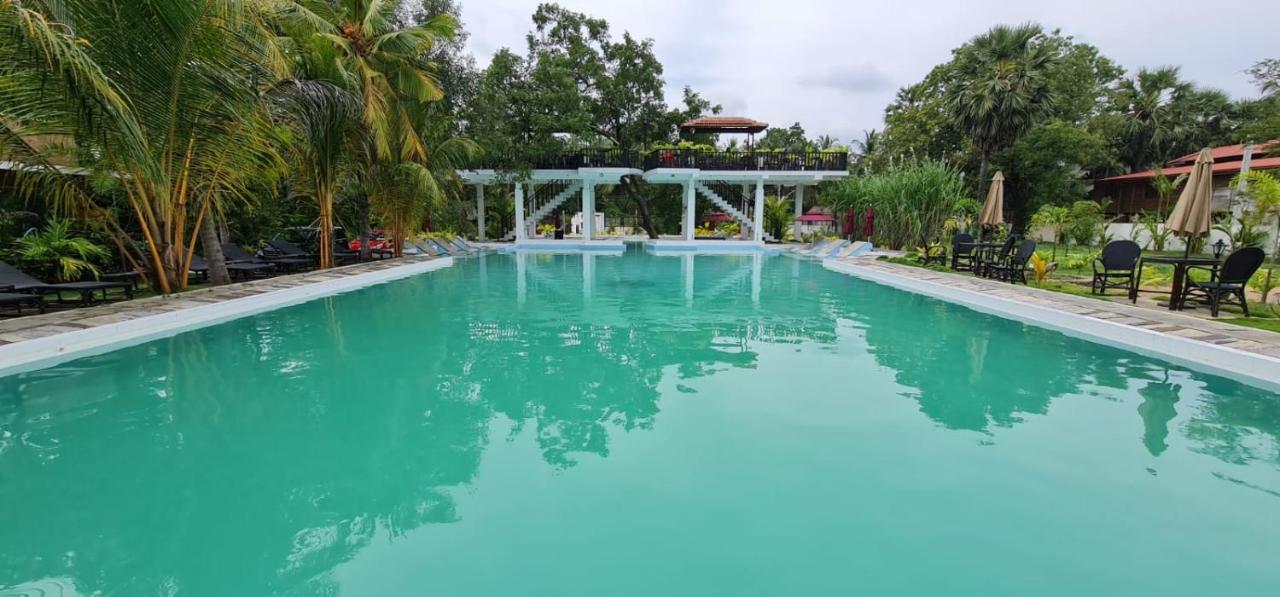 Lucky Beach Resort Trincomalee Ngoại thất bức ảnh