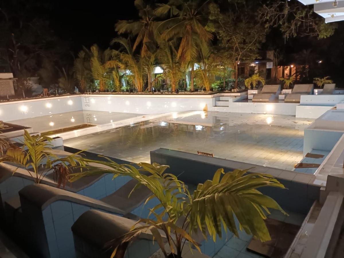 Lucky Beach Resort Trincomalee Ngoại thất bức ảnh