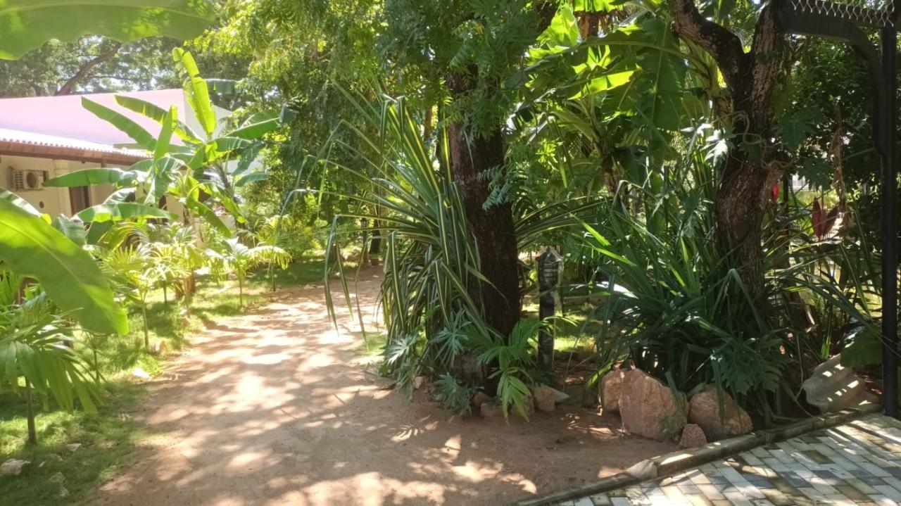 Lucky Beach Resort Trincomalee Ngoại thất bức ảnh