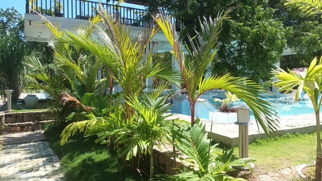 Lucky Beach Resort Trincomalee Ngoại thất bức ảnh