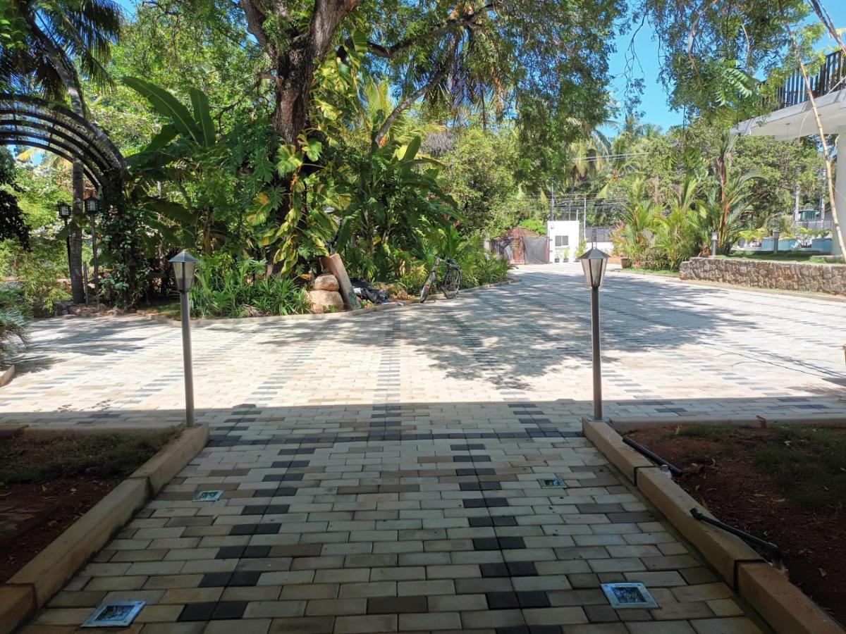 Lucky Beach Resort Trincomalee Ngoại thất bức ảnh